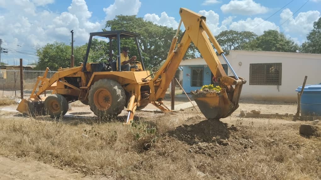 #10Oct HIDROLARA EJECUTA AMPLIACIÓN DE ACUEDUCTO EN COMUNIDAD ANDRÉS BELLO 👷🏼‍♂️💦✅